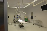 <div class=lightGallery-captions><p>Imagen de los nuevos quirofanos del hospital de Tarragona </p><p>Foto de los actuales quirófanos de la clínica de tarragona</p><h4>Material cedido por 003 - UMIVALE ACTIVA</h4><span>2020</span></div>